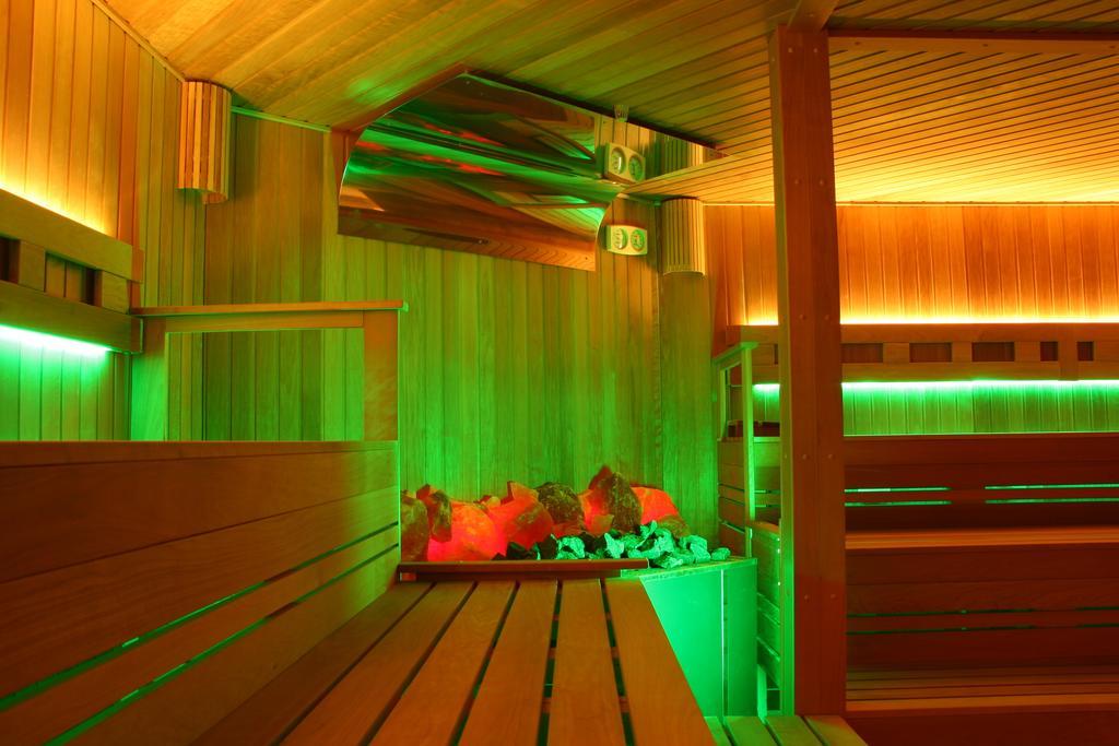 Holiday Beach Budapest Wellness Hotel With Sauna Park Exterior foto